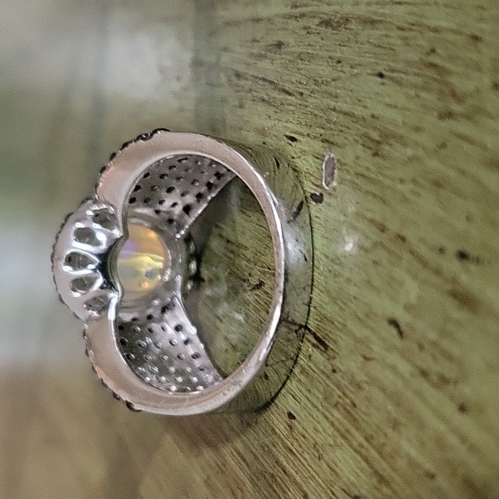 Rare Genuine Opal Ring - Picture 2 of 4